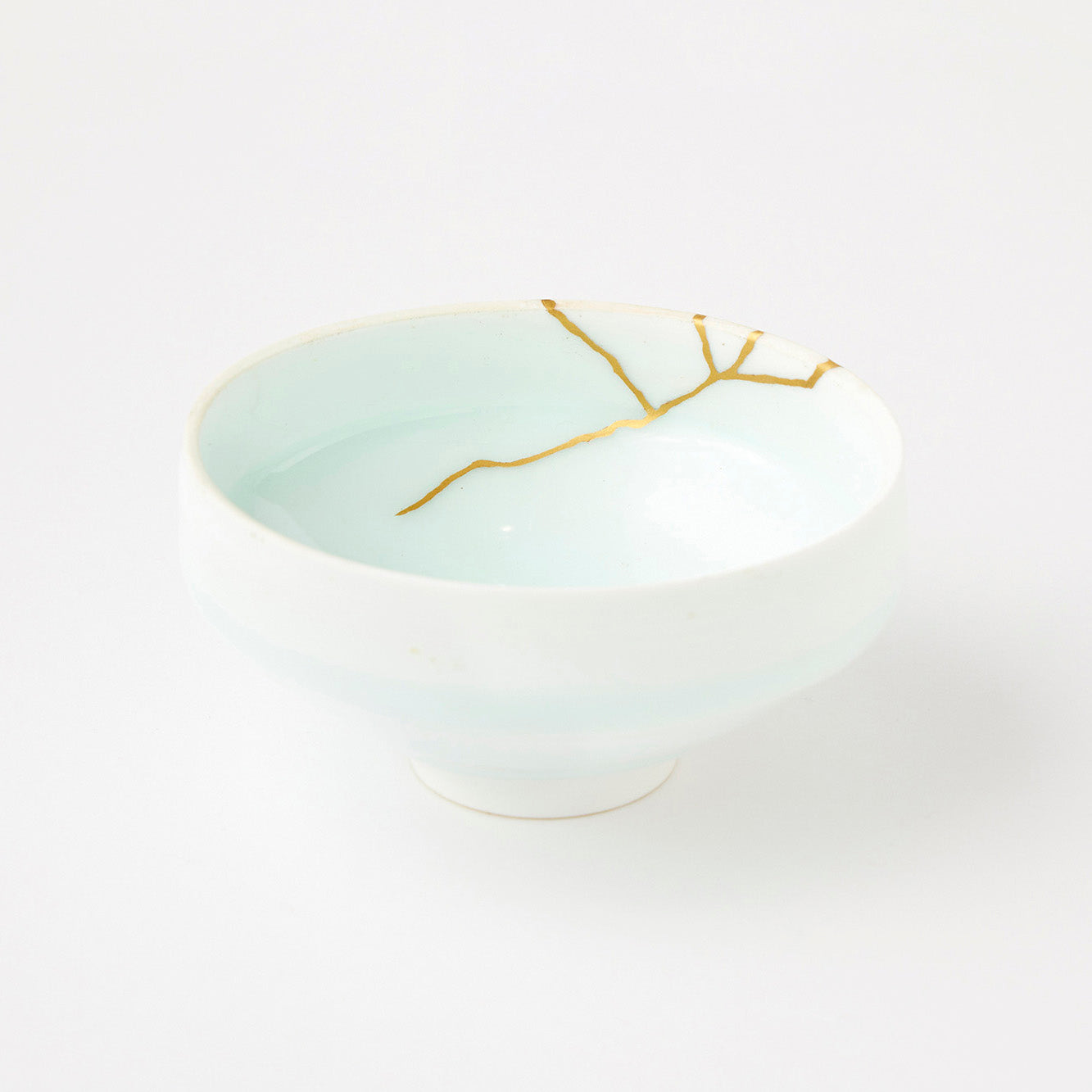 KINTSUGI on a Small White Bowl by Shigeki Yagi – A Masterpiece from Ishikawa, Japan|Food Safe