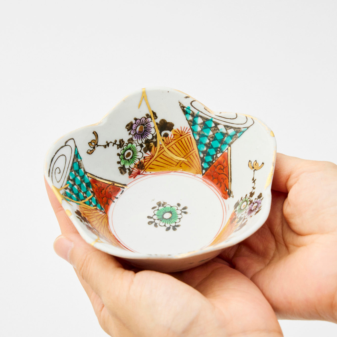 KINTSUGI Colorful Blossoms Gold-Adorned Flower-shapedShallow Bowl|Food Safe