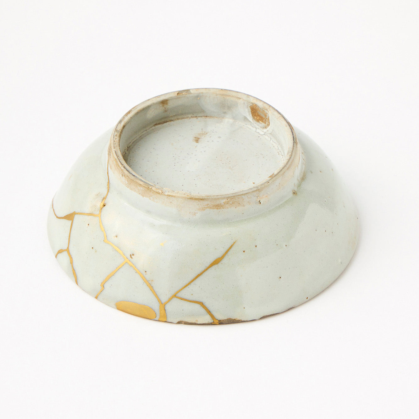 KINTSUGI on Antique Dish with Naturally Worn Edges by Shigeki Yagi – A Masterpiece from Ishikawa, Japan|Food Safe