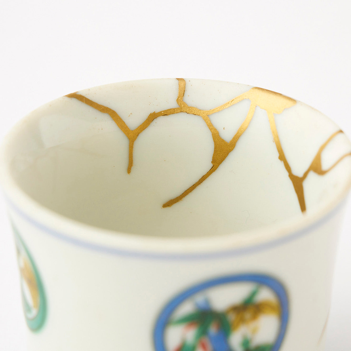 KINTSUGI Kutani Sake Cup Unearthed from an Old Warehouse – A Masterpiece from Ishikawa, Japan|Food Safe