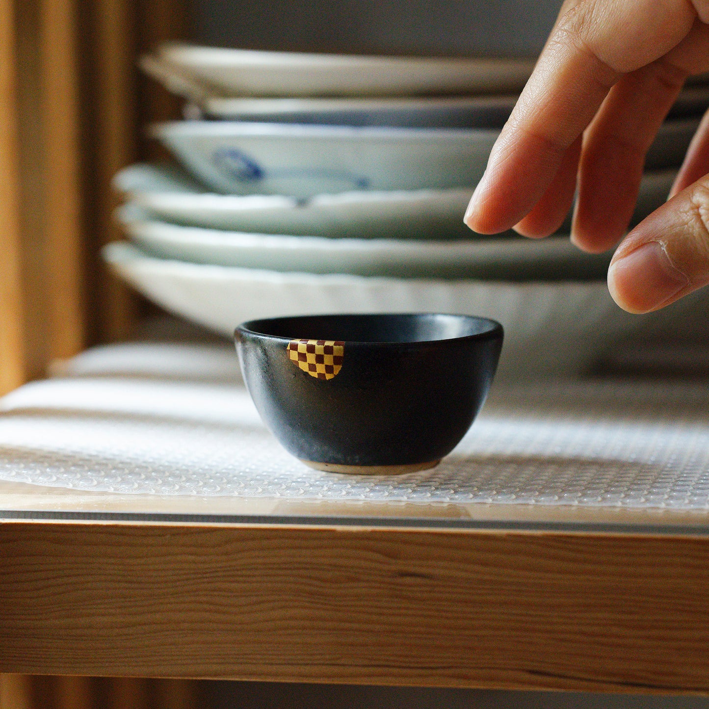 KINTSUGI Ichimatsu Pattern Small Sake Cup with Maki-e