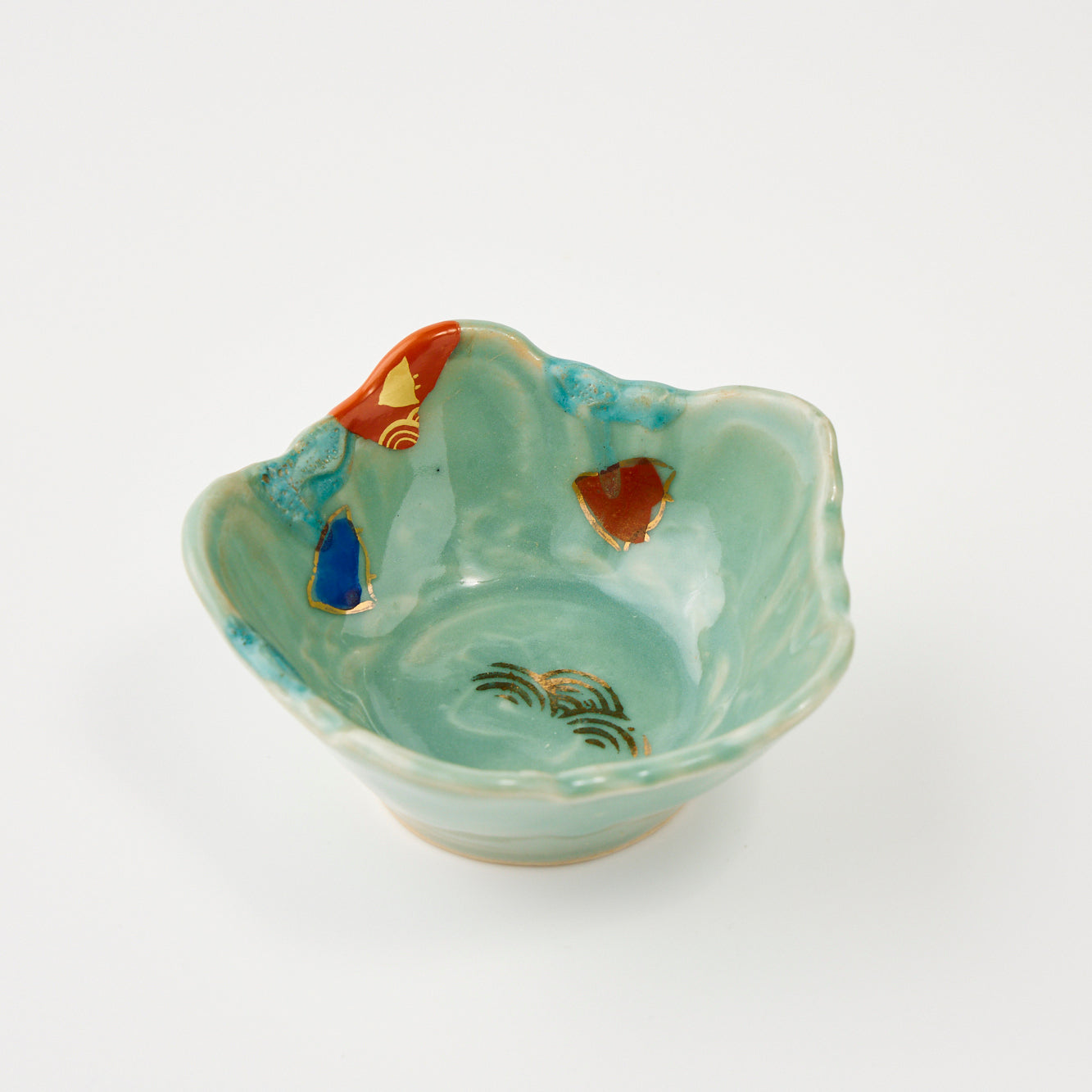 KINTSUGI Celadon Bowl with Plovers over Five Waves｜Available at Ebisu Studio