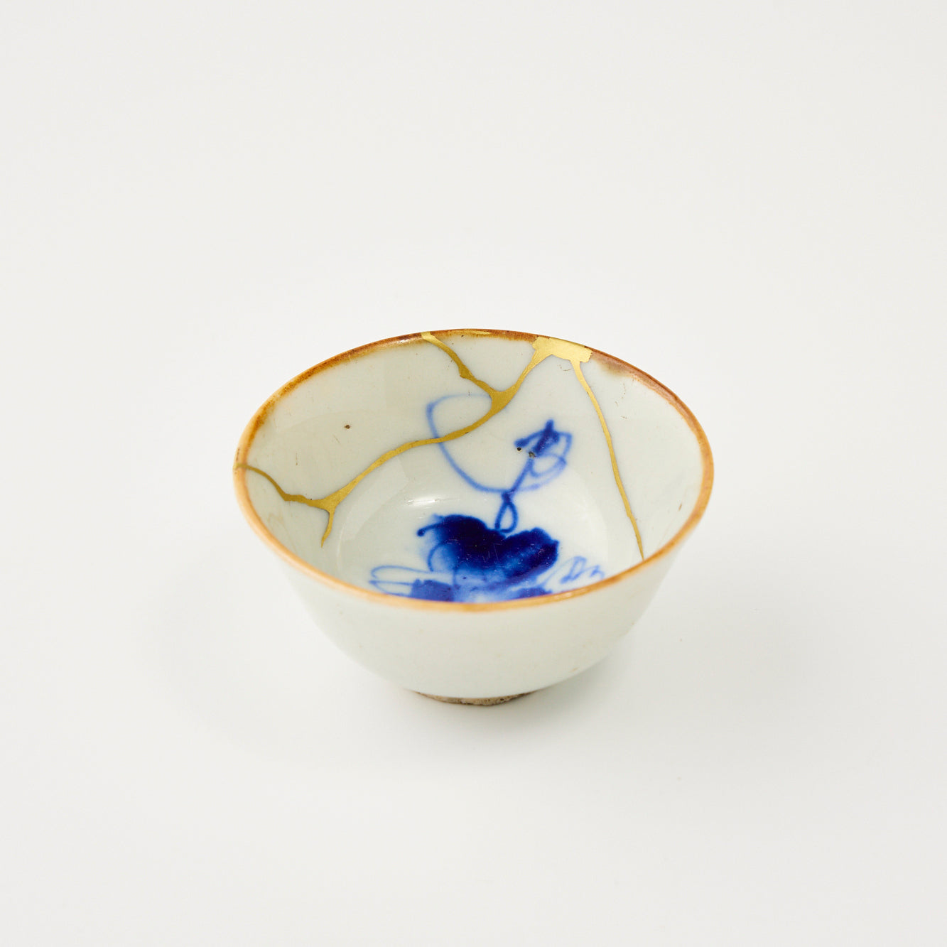 KINTSUGI Blue-Decorated Sake Cup｜Available at Ebisu Studio