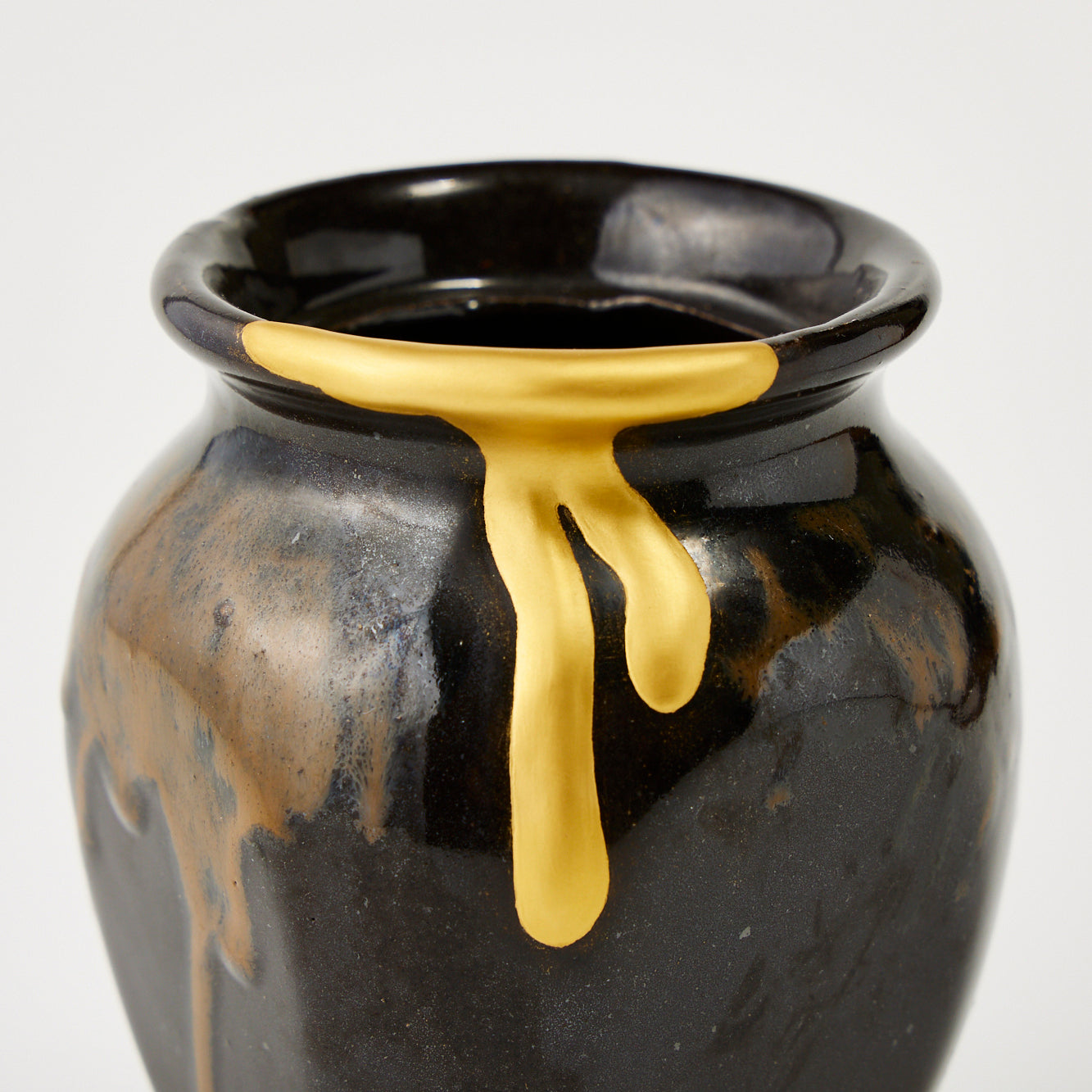 KINTSUGI Black Pot, Melting Gold｜Available at Ebisu Studio