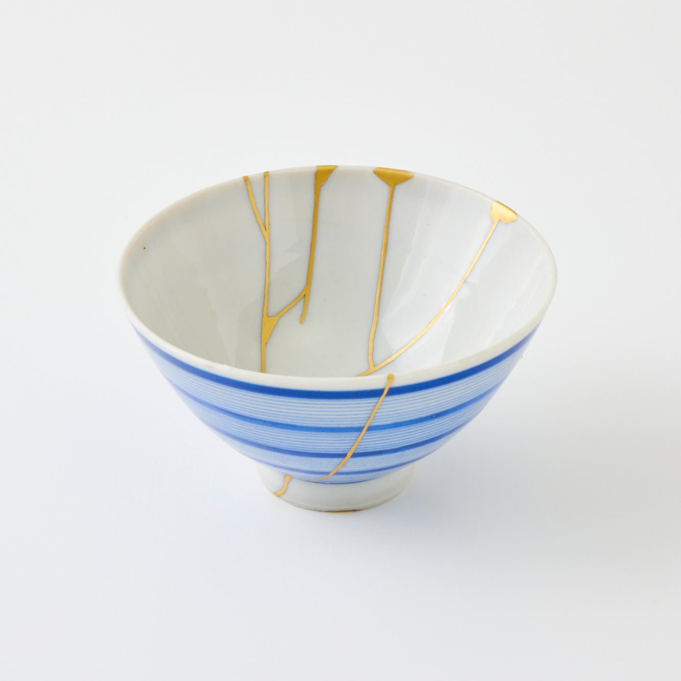 KINTSUGI - Auspicious Striped Rice Bowl with Golden Repair｜Available at Asakusa Studio