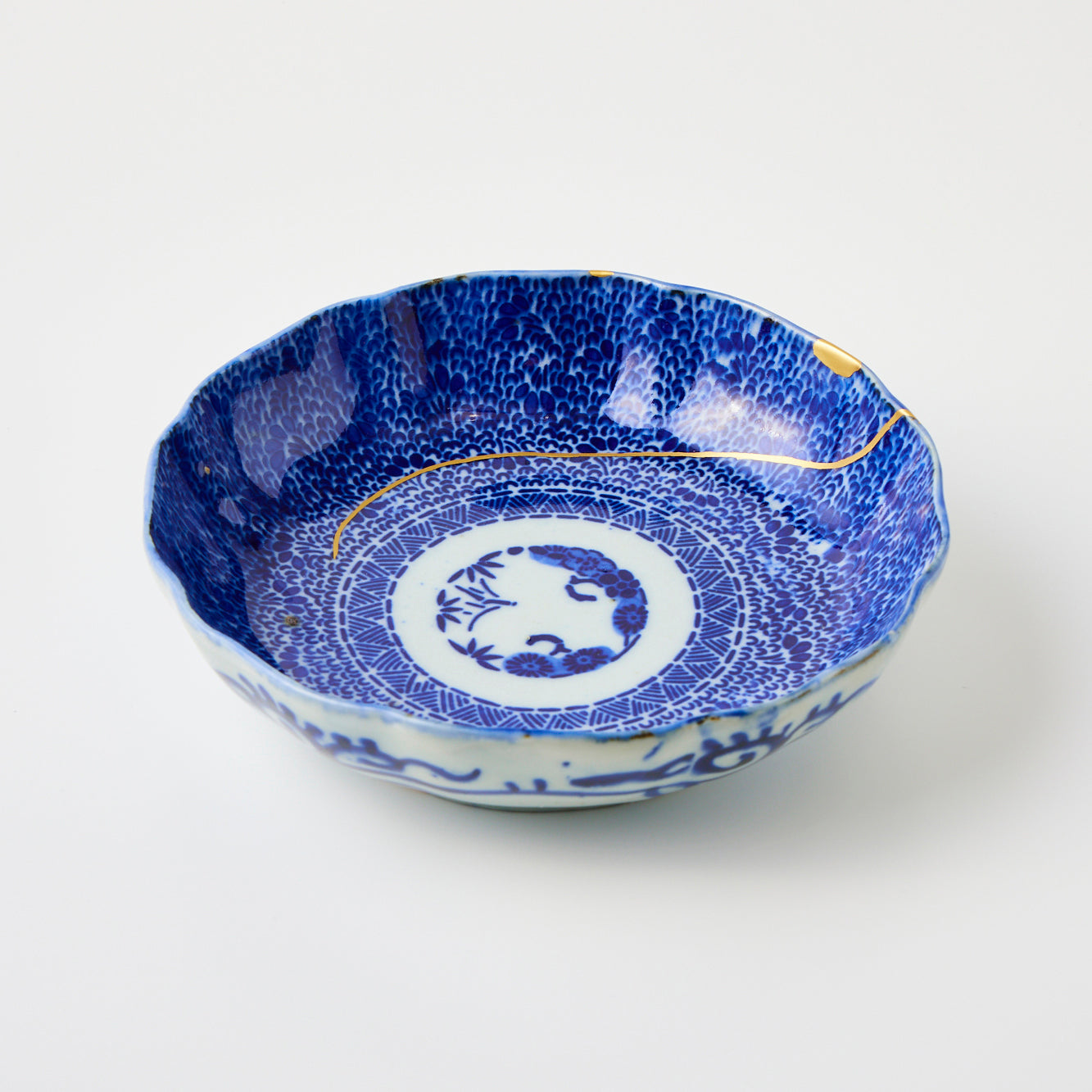 KINTSUGI Antique Ko-Imari Karakusa Plate｜Available at Ebisu Studio