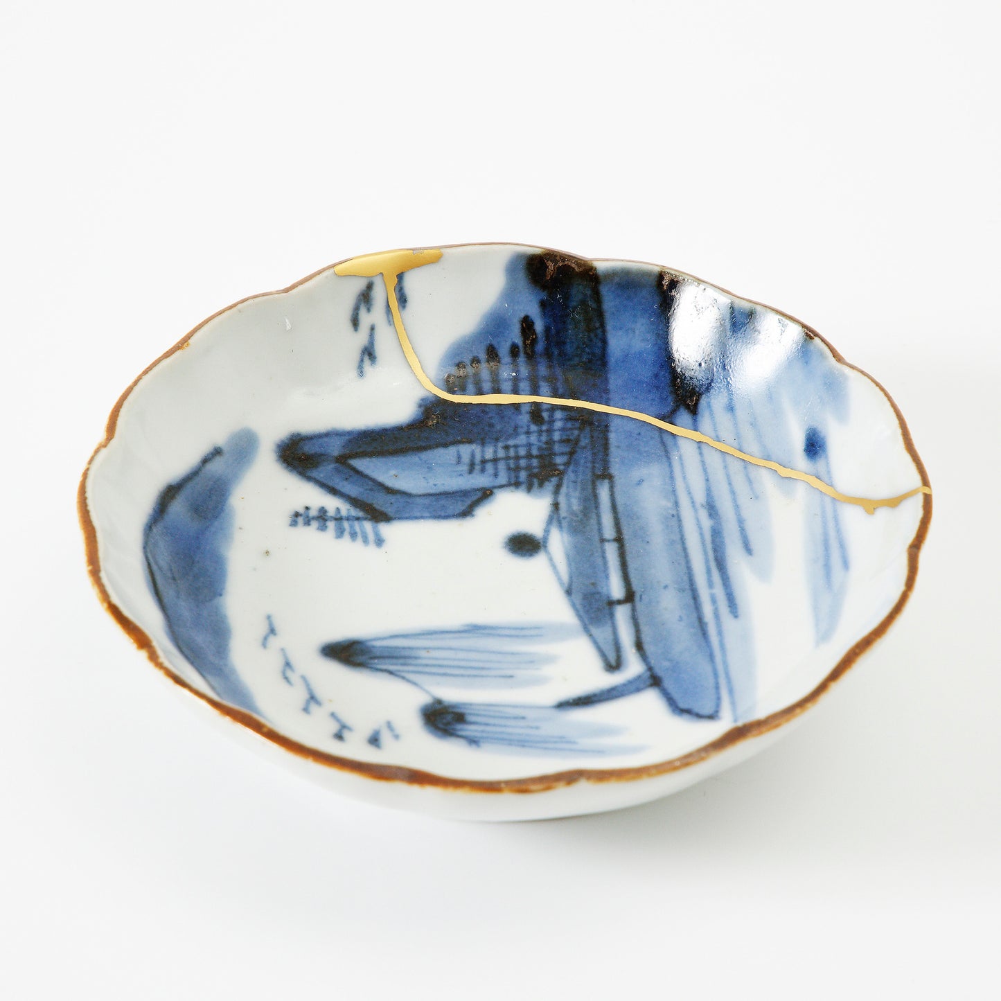 KINTSUGI Indigo-colored Hand-sized Imari Plate by Nana Wakatsuki, Tokyo