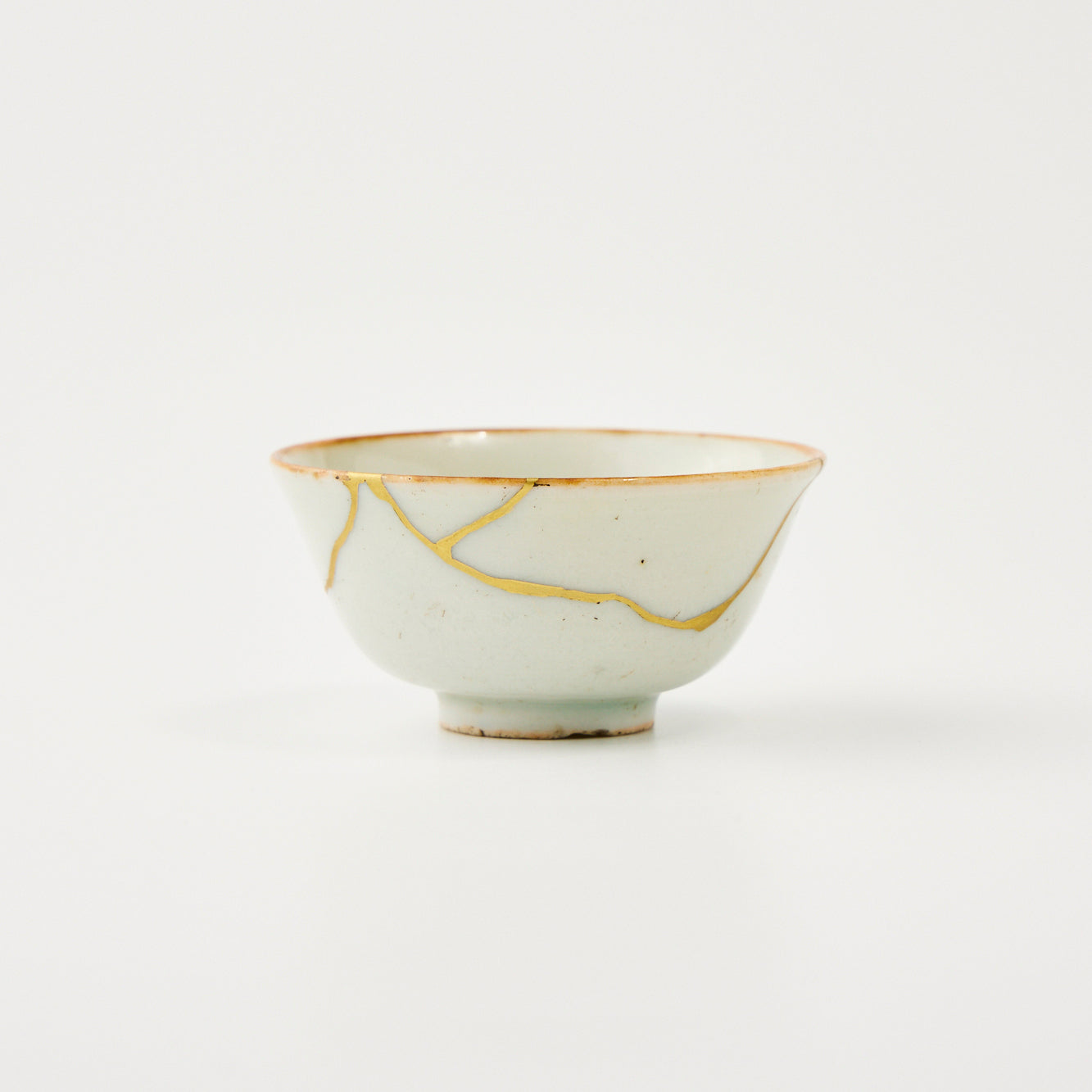KINTSUGI Blue-Decorated Sake Cup｜Available at Ebisu Studio