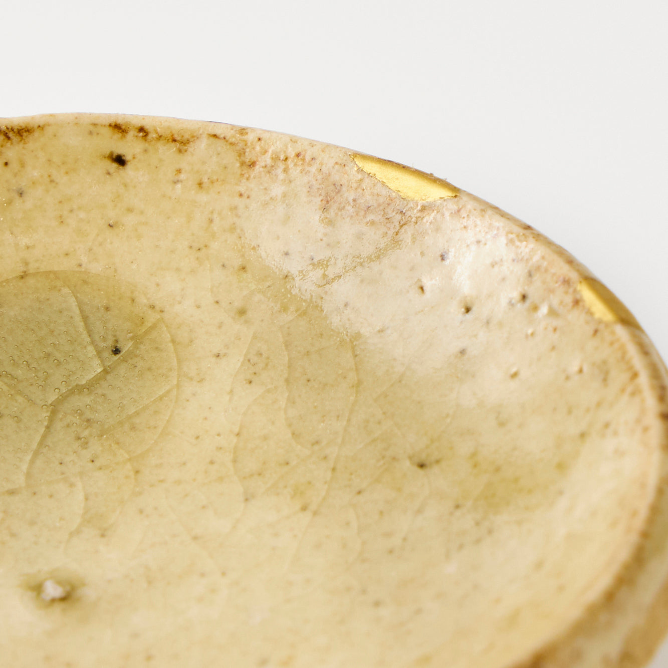 KINTSUGI Golden-Stitched Salt Dish｜Available at Ebisu Studio