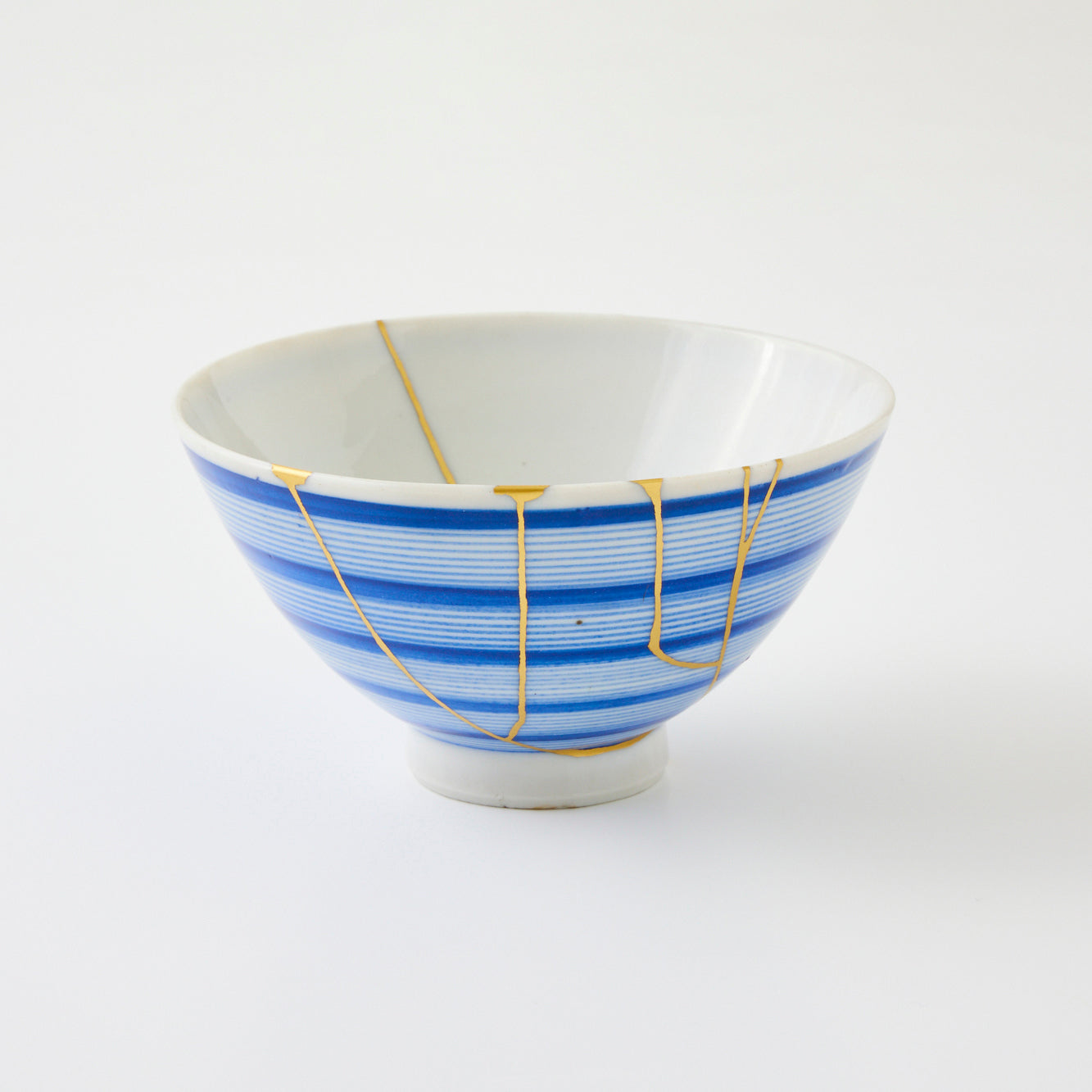 KINTSUGI - Auspicious Striped Rice Bowl with Golden Repair｜Available at Asakusa Studio