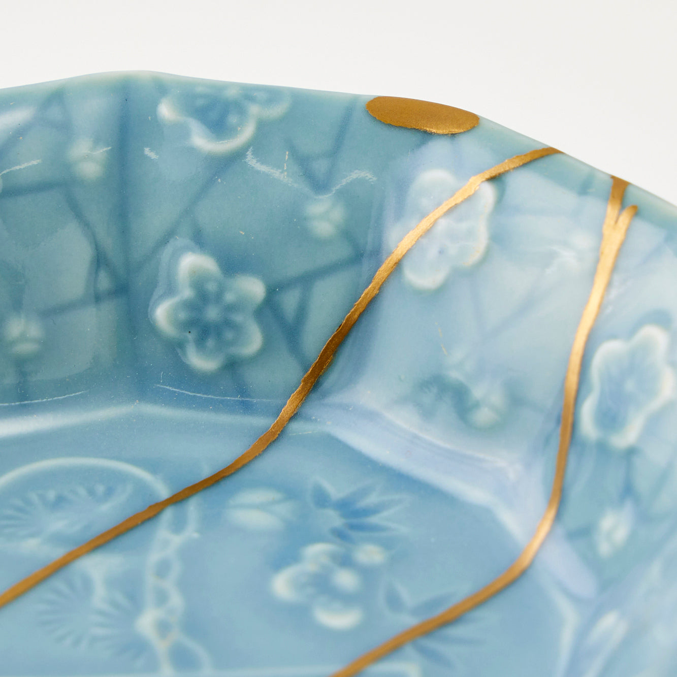 KINTSUGI Celadon Octagonal Small Plate with Auspicious Pine, Bamboo & Plum｜Available at Asakusa Studio