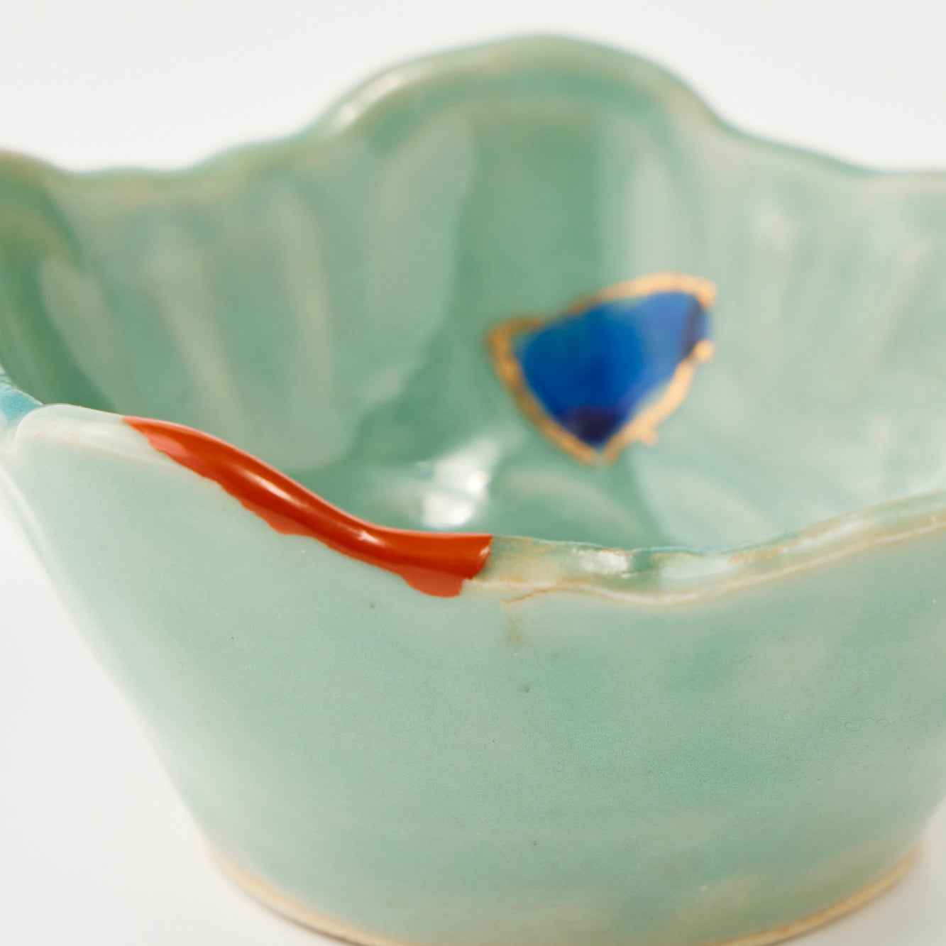 KINTSUGI Celadon Bowl with Plovers over Five Waves｜Available at Ebisu Studio