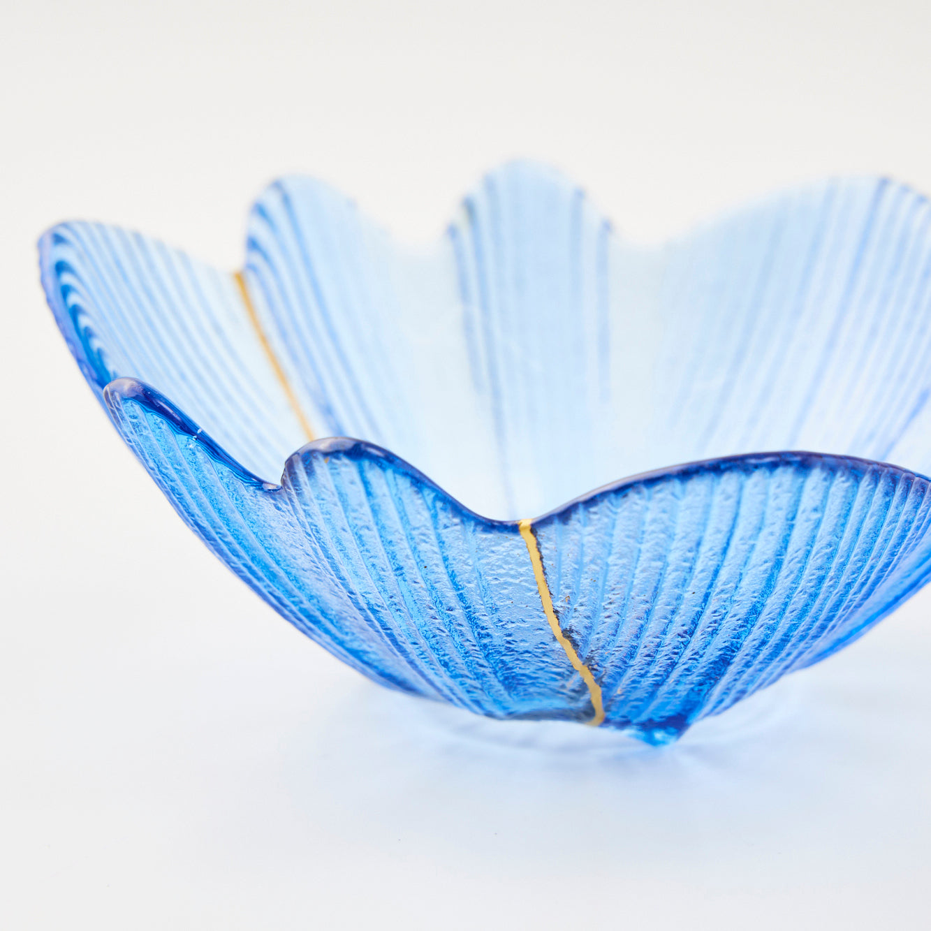 KINTSUGI – Vintage Blue Glass Dessert Bowl with Golden Repair｜Available at Asakusa Studio