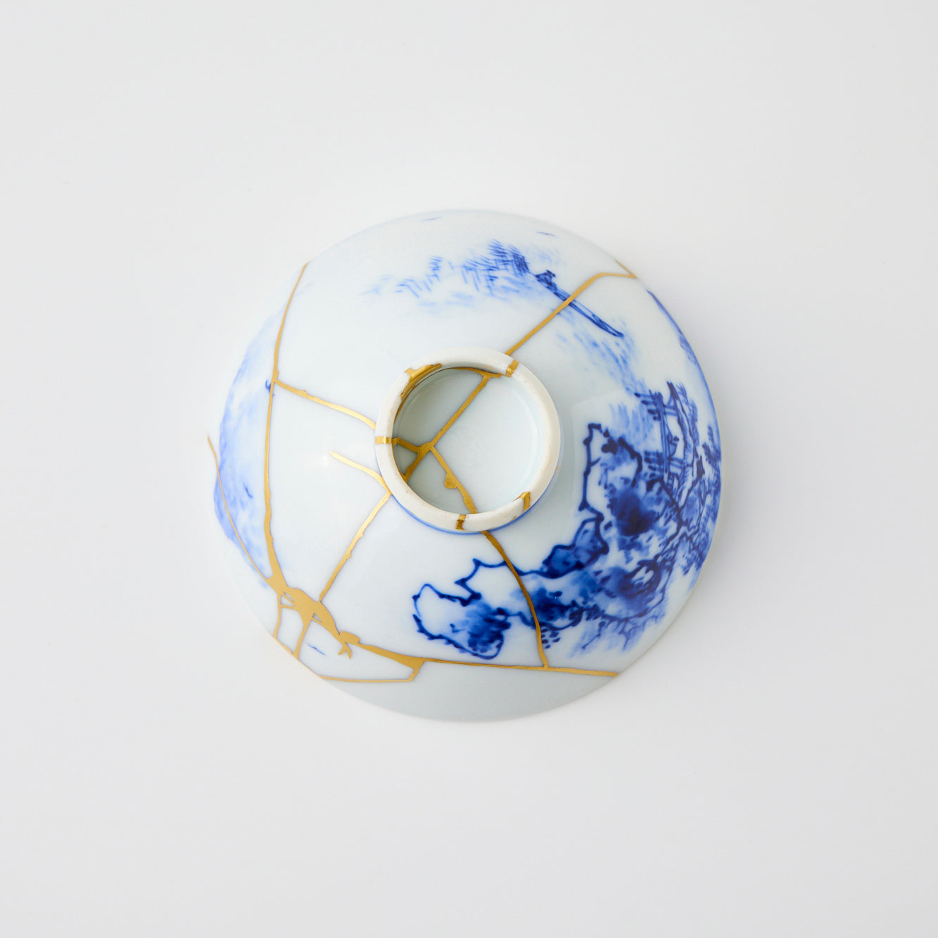 KINTSUGI Tea Bowl with Blue Landscape and Cloud-like Gold Repairs｜Available at Ebisu Studio