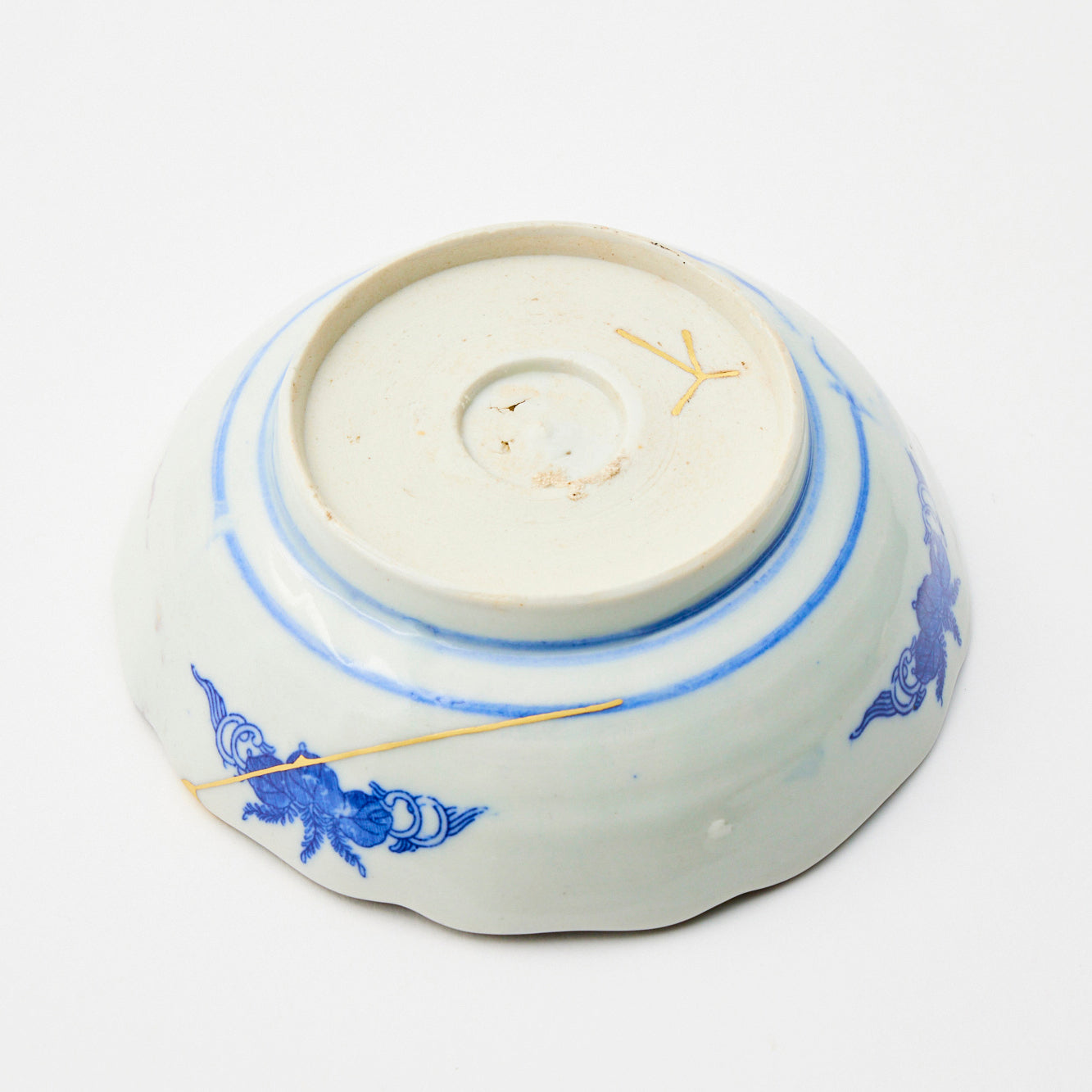 KINTSUGI Imari Polychrome Bowl with Butterfly and Floral Design｜Available at Ebisu Studio