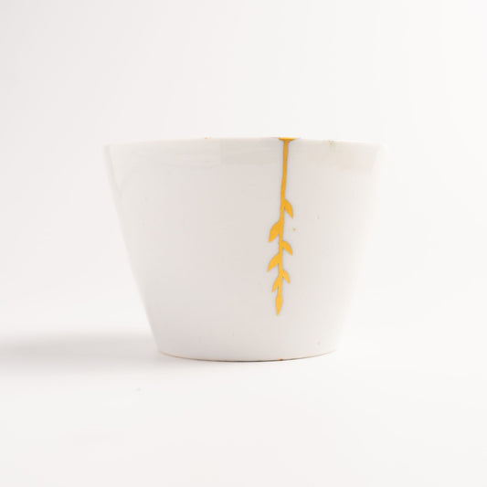 KINTSUGI Mid-Edo Period White Porcelain Large Sake Cup with Golden Vine