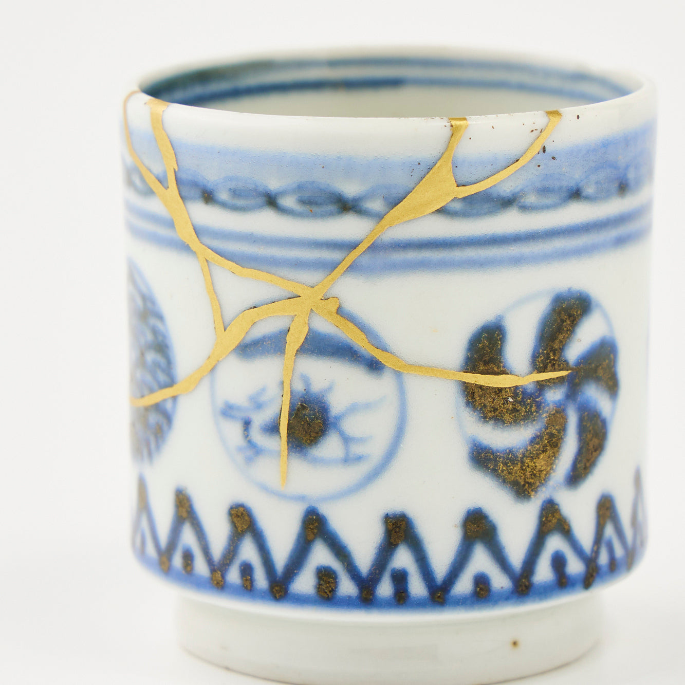 KINTSUGI Impressed Tall Sake Cup｜Available at Ebisu Studio