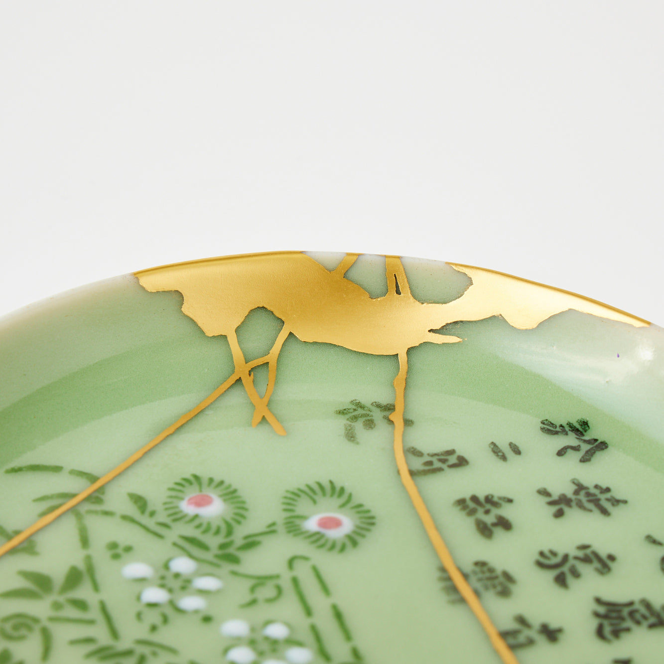 KINTSUGI - Ko-Imari Celadon Plate with Bold Gold Threading｜Available at Ebisu Studio