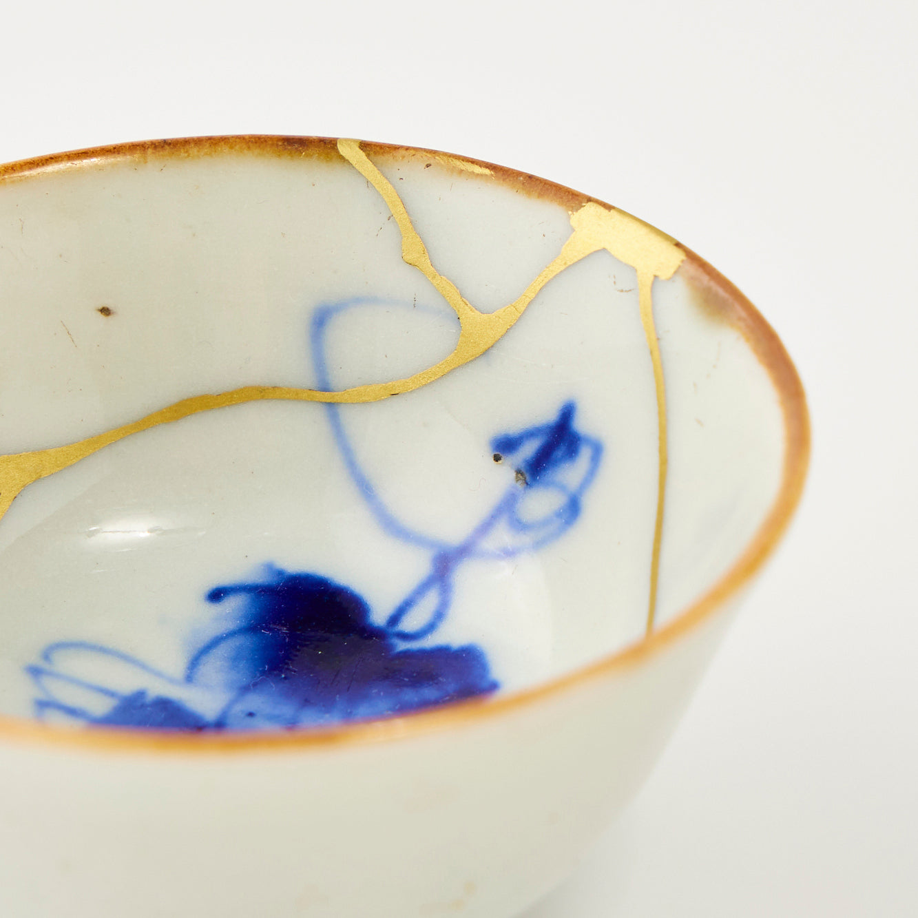 KINTSUGI Blue-Decorated Sake Cup｜Available at Ebisu Studio