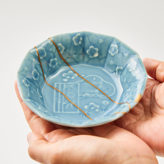 KINTSUGI Celadon Octagonal Small Plate with Auspicious Pine, Bamboo & Plum｜Available at Asakusa Studio