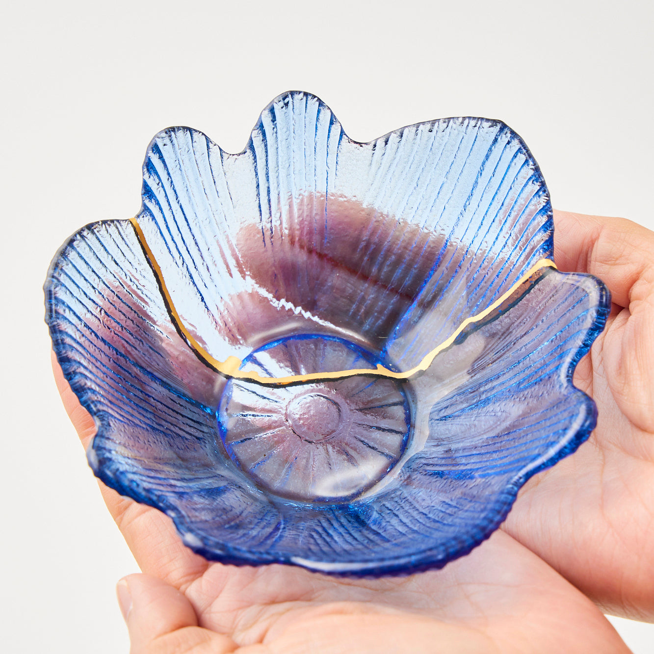 KINTSUGI – Vintage Blue Glass Dessert Bowl with Golden Repair｜Available at Asakusa Studio