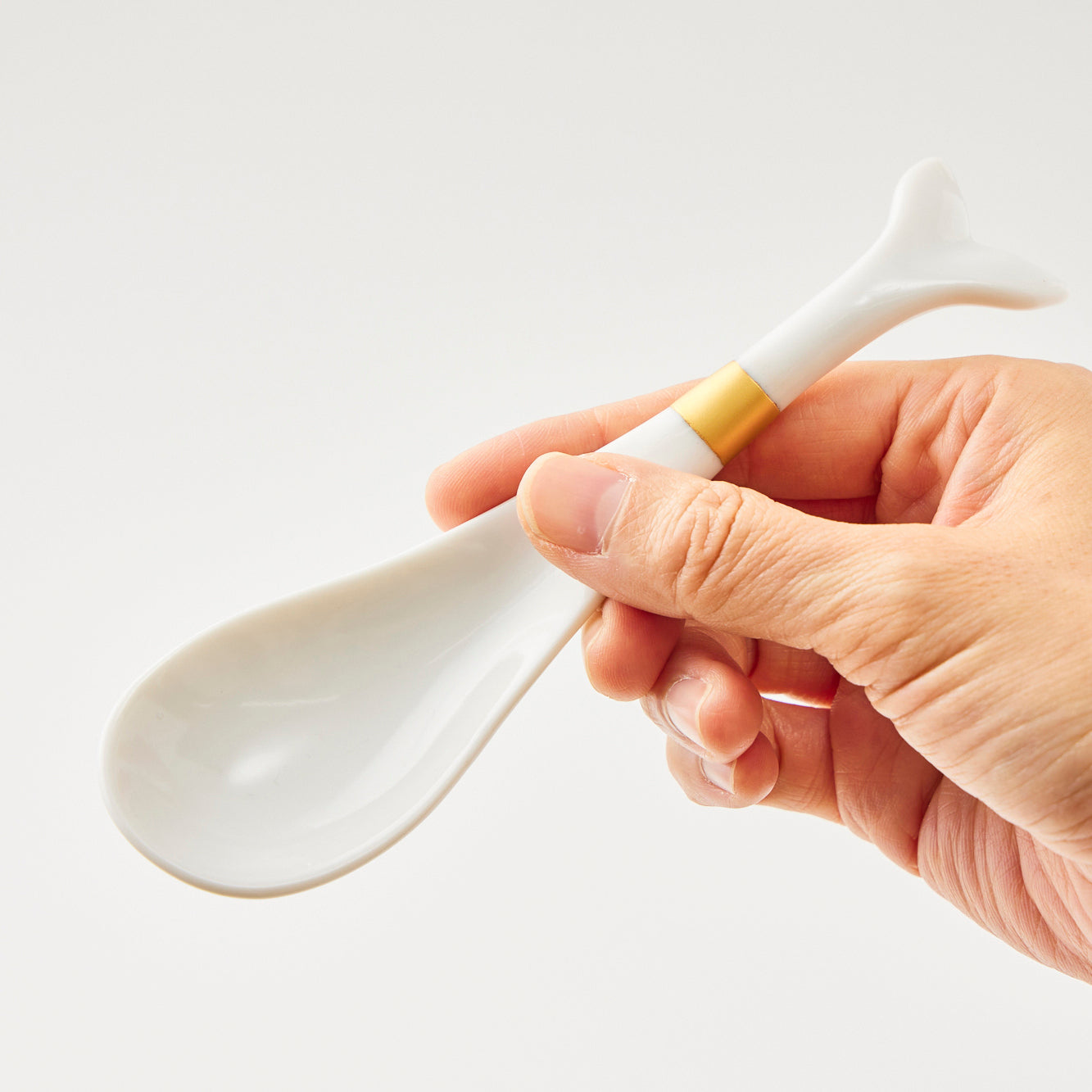 KINTSUGI White Whale-Shaped Spoon – Reinforced with Cloth and Urushi｜Available at Asakusa Studio