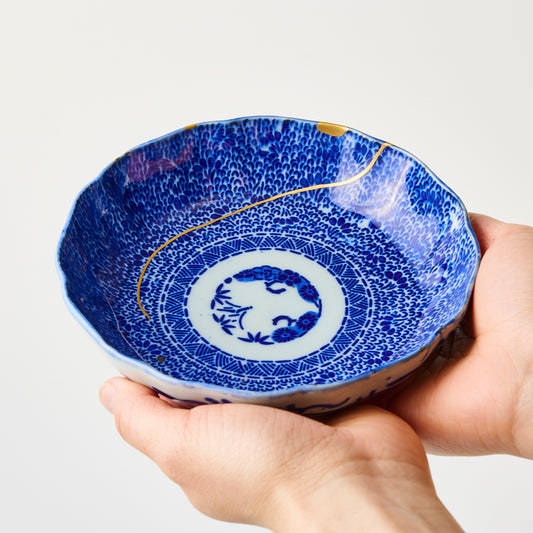 KINTSUGI Antique Ko-Imari Karakusa Plate｜Available at Ebisu Studio