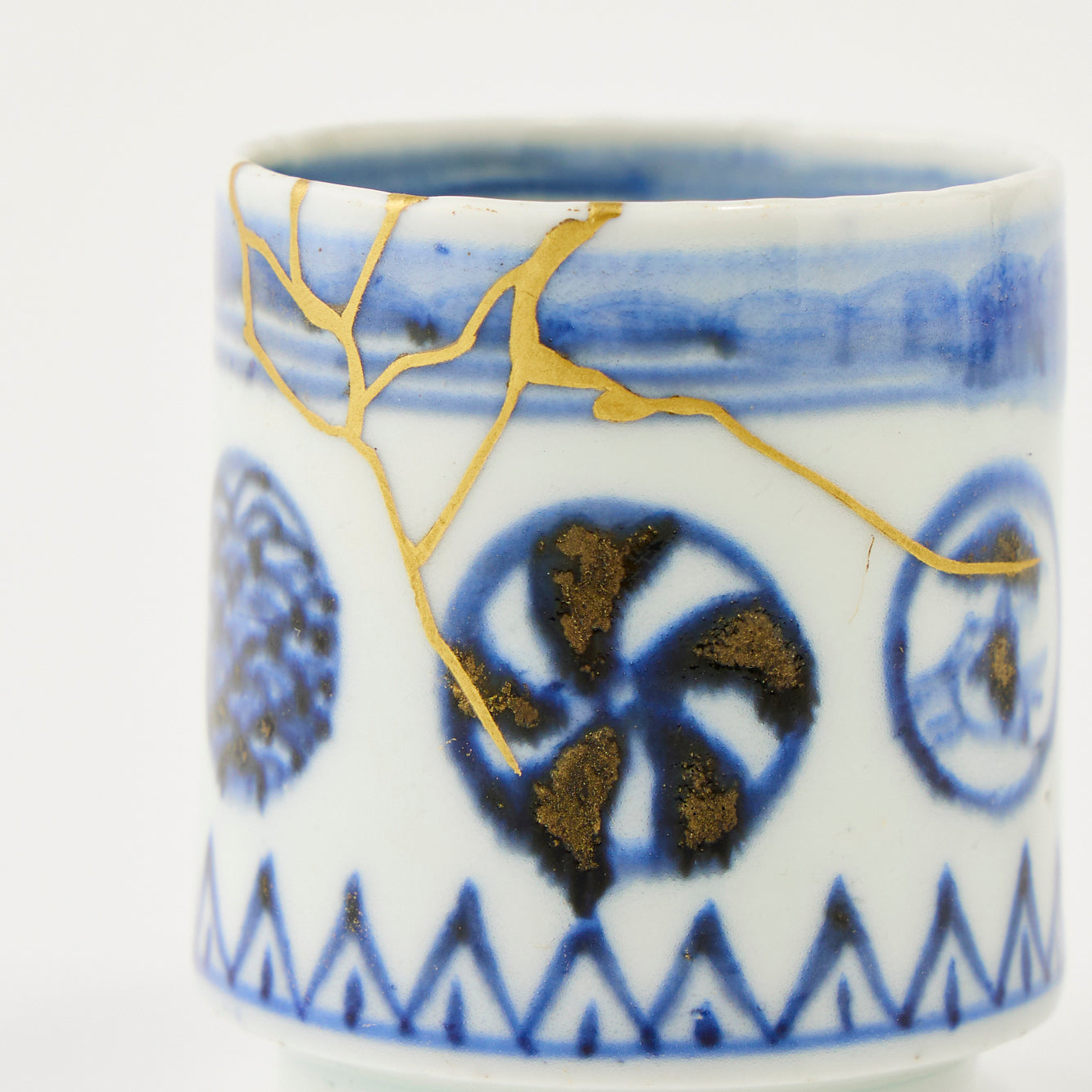 KINTSUGI Impressed Tall Sake Cup｜Available at Ebisu Studio