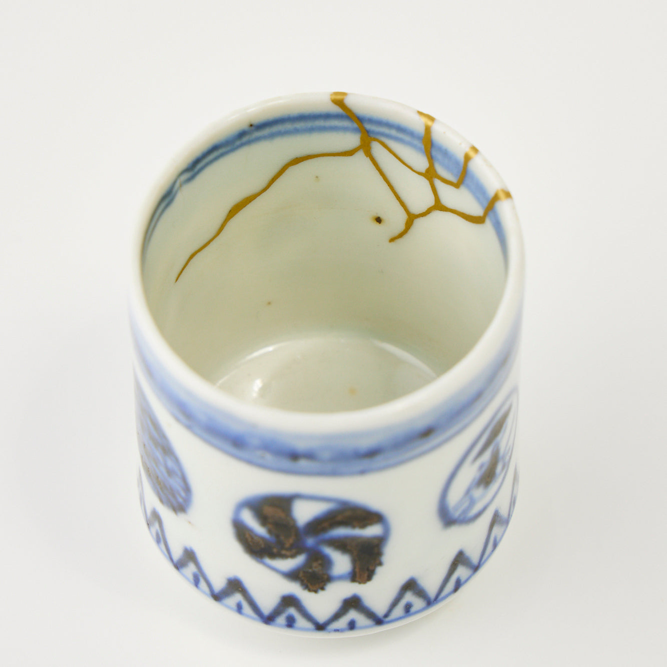 KINTSUGI Impressed Tall Sake Cup｜Available at Ebisu Studio