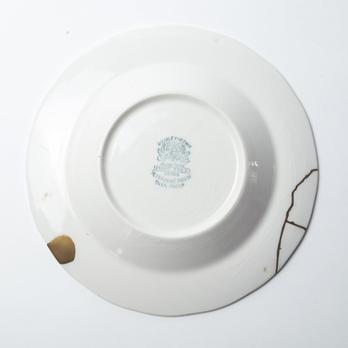 KINTSUGI – Blue Floral Arabesque Saucer with Quiet Gold｜Available at Ebisu Studio