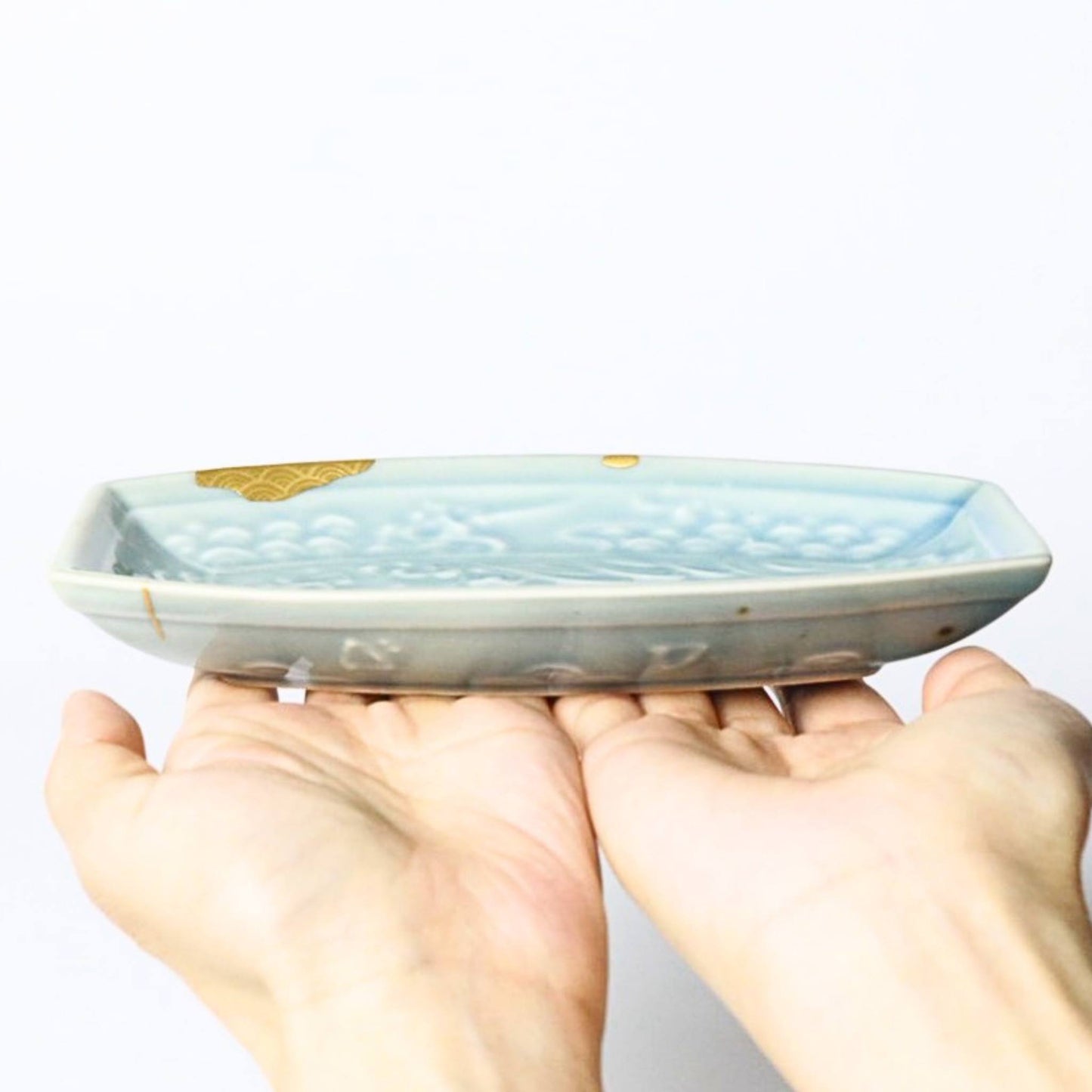 KINTSUGI – Celadon Plate with Chidori and Seigaiha in Gold｜Available at Ebisu Studio