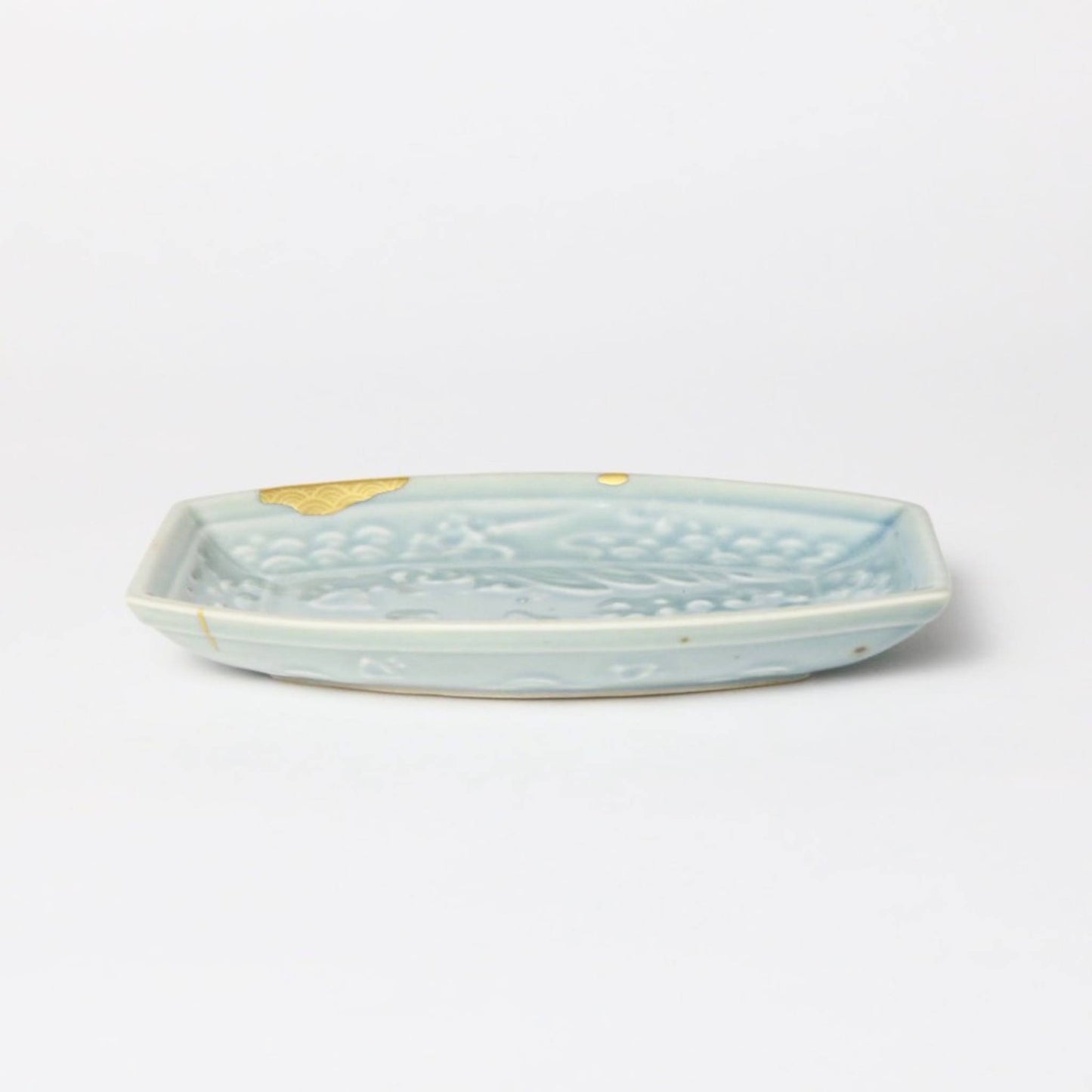 KINTSUGI – Celadon Plate with Chidori and Seigaiha in Gold｜Available at Ebisu Studio