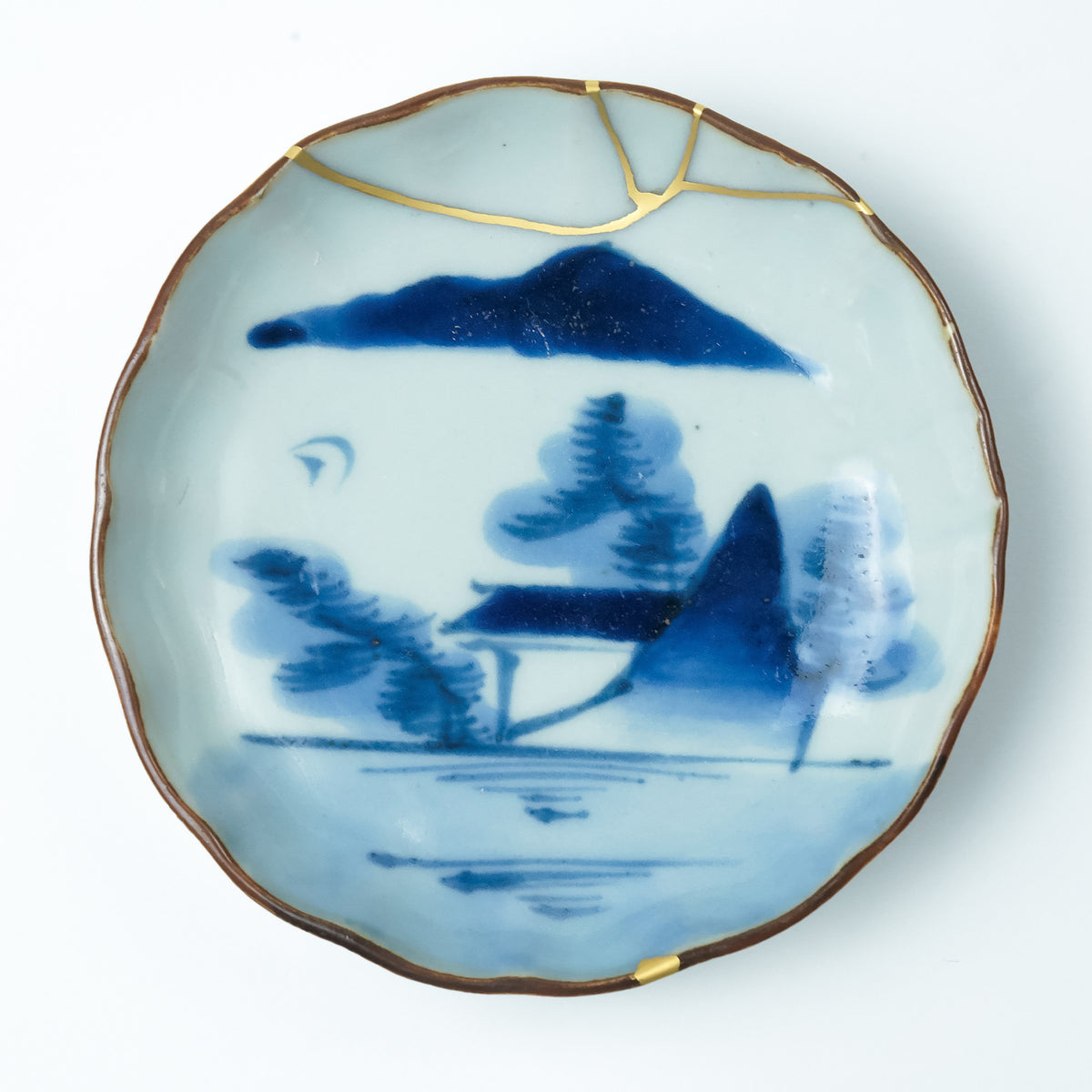 KINTSUGI – Forest Landscape Dish with Radiant Gold Lines｜Available at Ebisu Studio
