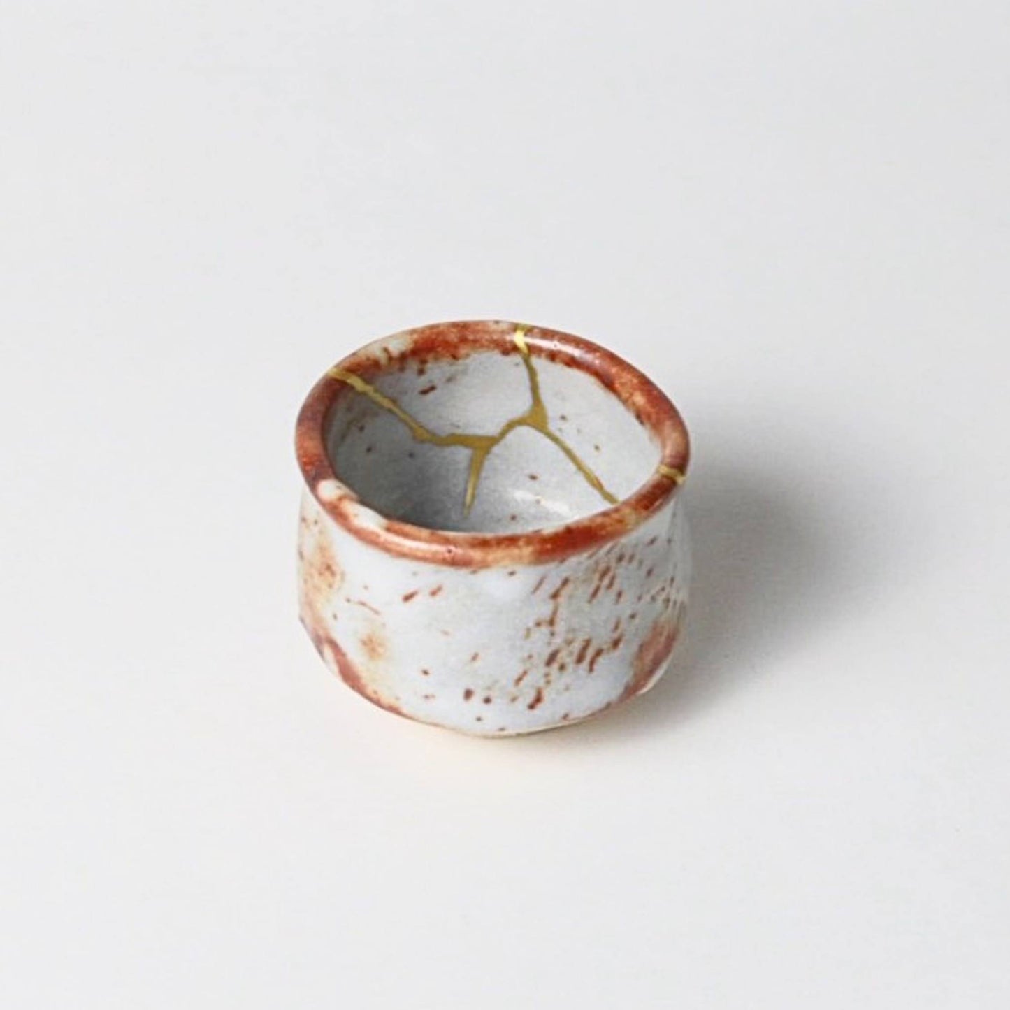 KINTSUGI – Shino Sake Cup of Fragrance and Dawn｜Available at Ebisu Studio