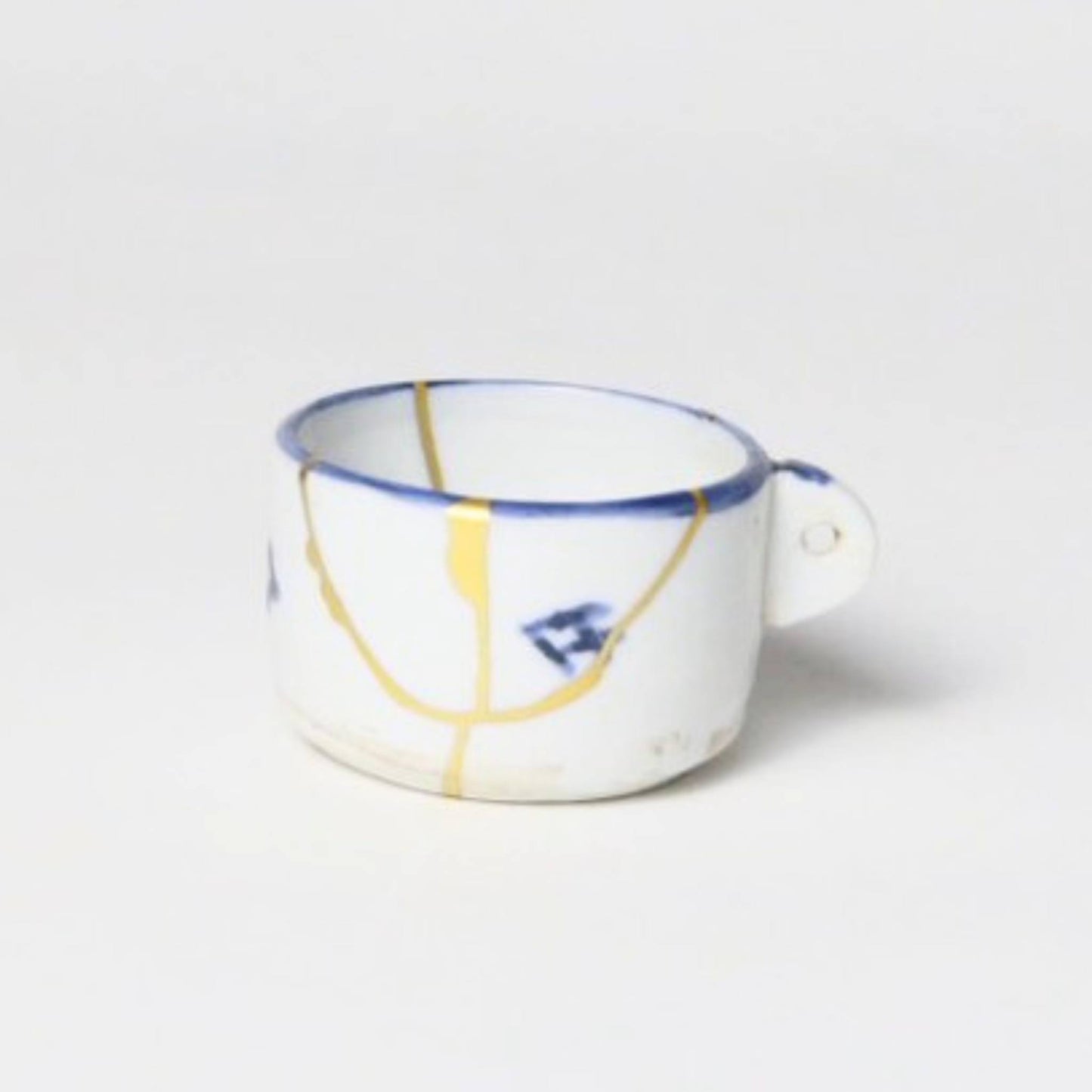 KINTSUGI – Tiny Hanging Bird Feeder with Golden Lines｜Available at Ebisu Studio