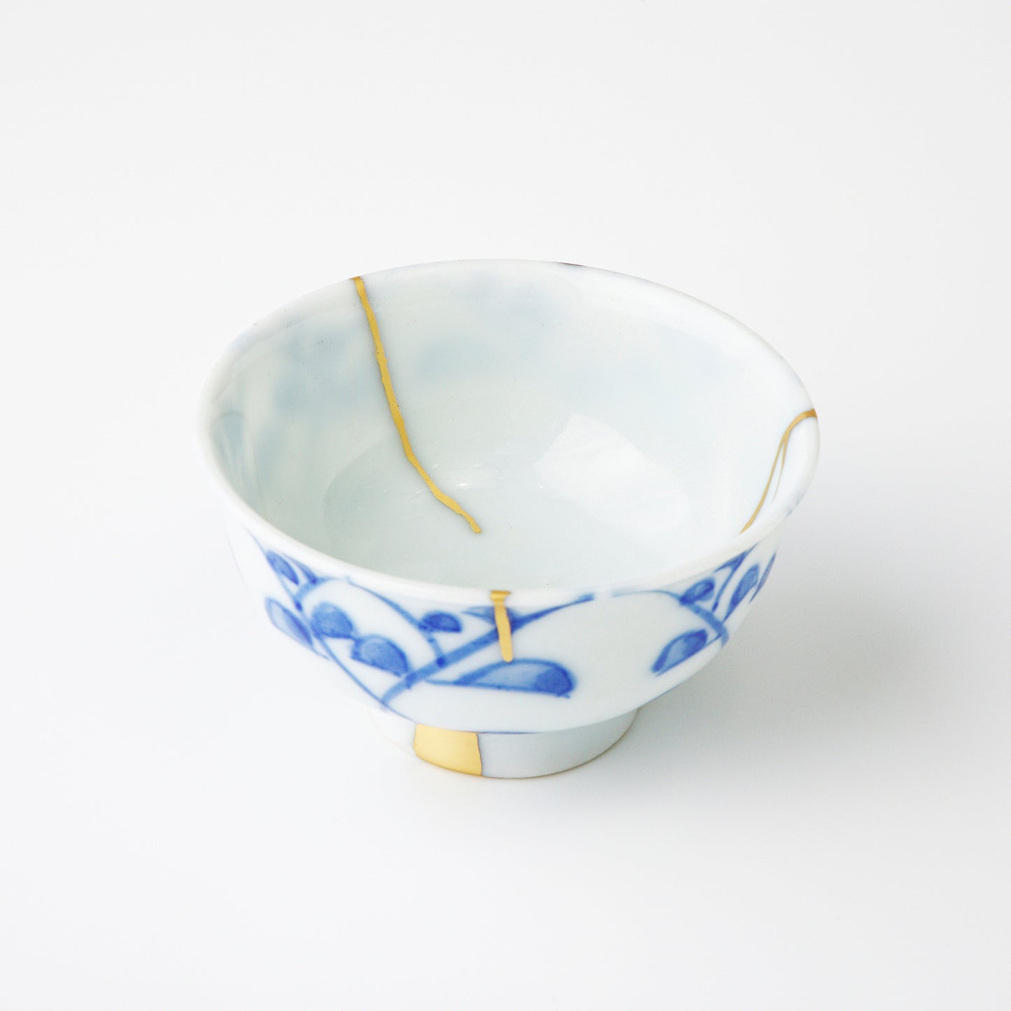 KINTSUGI Imari Porcelain Tea Bowl | Japanese Traditional Method