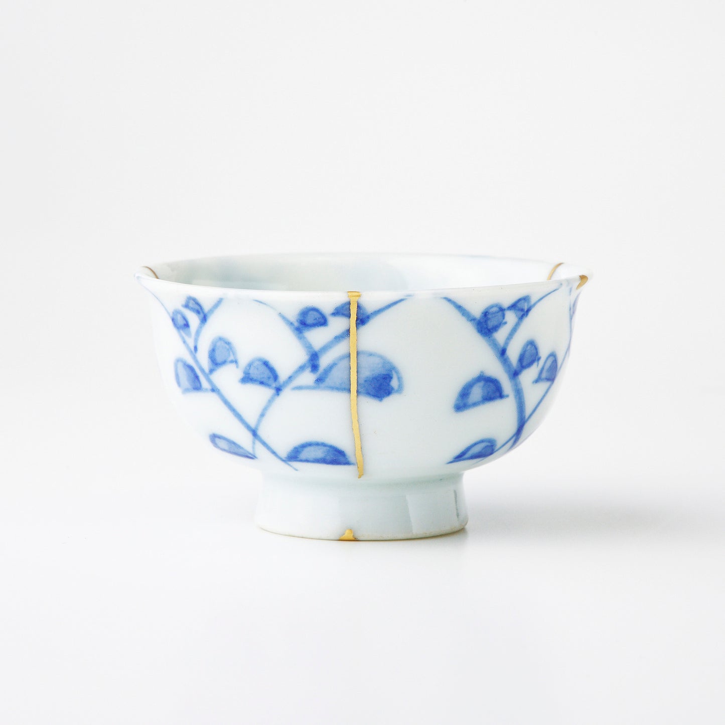 KINTSUGI Imari Porcelain Tea Bowl | Japanese Traditional Method