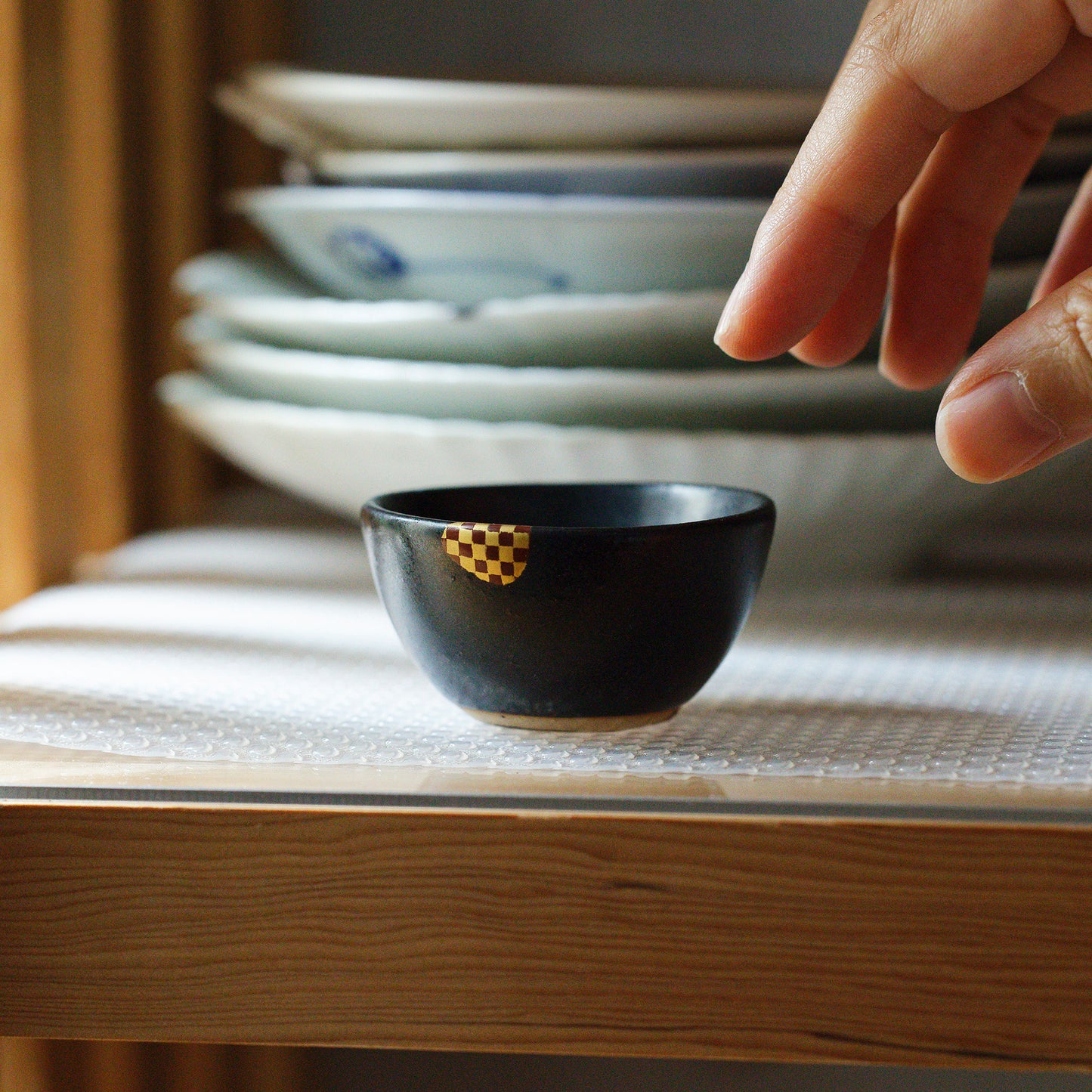 KINTSUGI  Ichimatsu Pattern Small Sake Cup with Maki-e